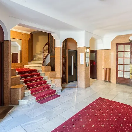 Palais Meurice Apartman